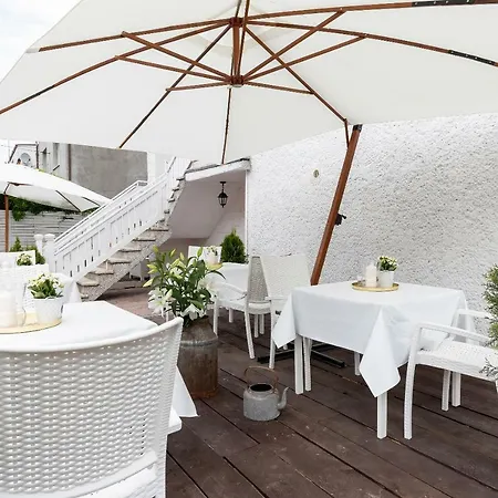 לינה וארוחת בוקר Zwierzynscy 2 3*