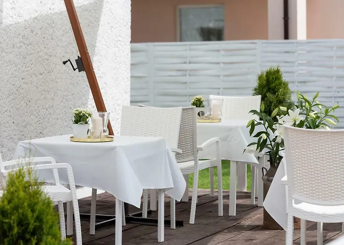 לינה וארוחת בוקר Zwierzynscy 2 פוביירובו